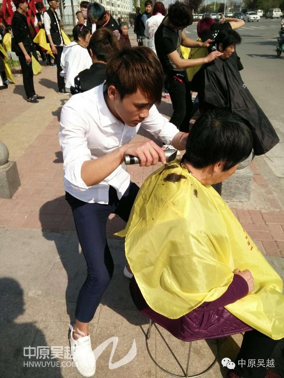 【吴越学校】青年志愿服务队进社区做义工