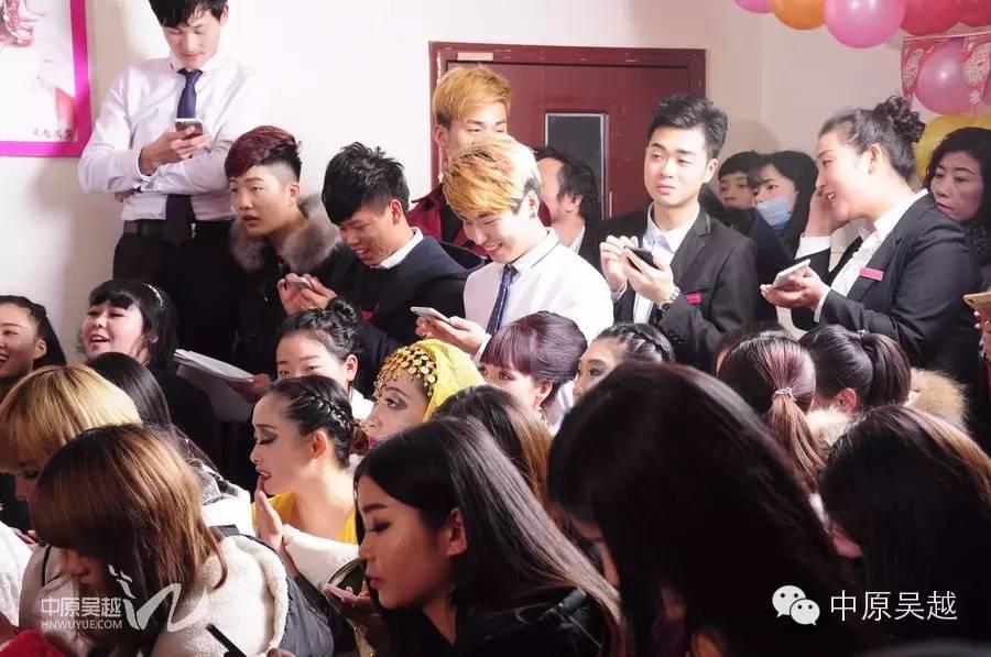 吴越学校2015年度圣诞晚会圆满闭幕