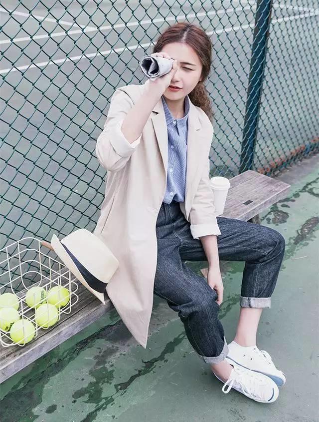 初秋，穿件小西装刚刚好，简约干练有气质！