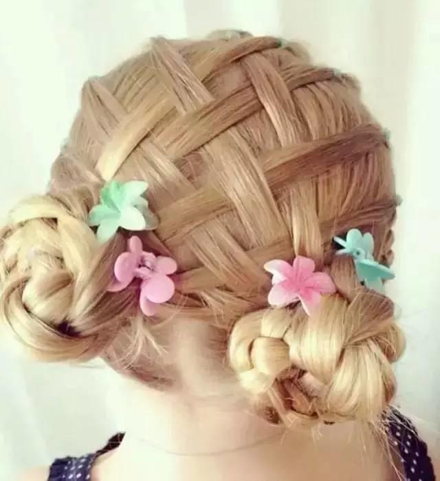 爱心妈妈看过来!新一波女儿发型来袭,快来换发型啦! 爱心妈妈看过来!新一波女儿发型来袭,快来换发型啦!