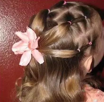 爱心妈妈看过来!新一波女儿发型来袭,快来换发型啦! 爱心妈妈看过来!新一波女儿发型来袭,快来换发型啦!