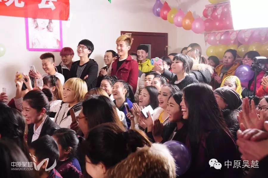 吴越学校2015年度圣诞晚会圆满闭幕