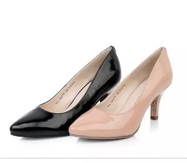 【中原吴越】时尚编辑秋天只买这三双鞋！