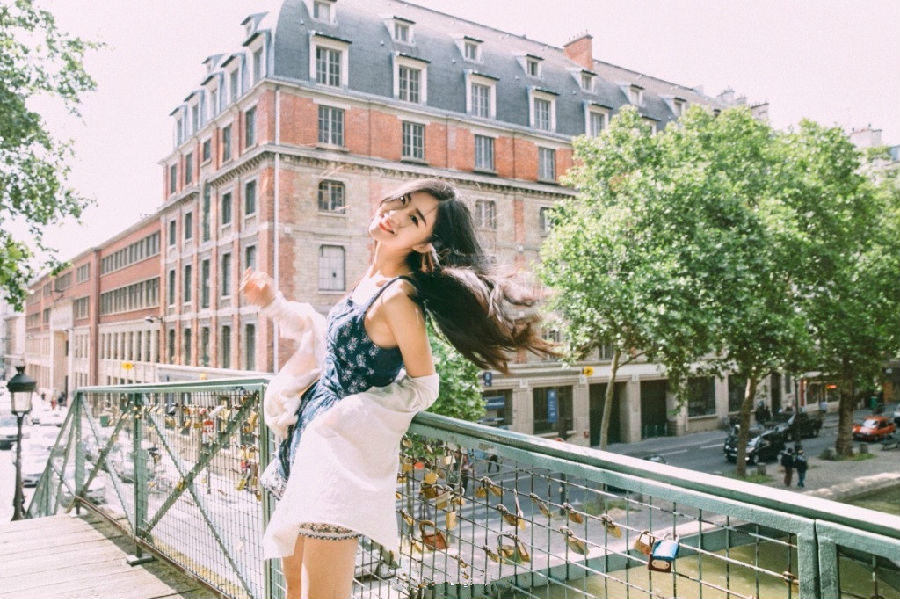 【吴越学校】高大上拍照技能 从此不再只比剪刀手! 【吴越学校】高大上拍照技能 从此不再只比剪刀手!