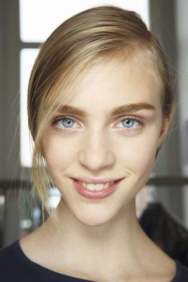 10款适合夏季婚礼的完美发型 10款适合夏季婚礼的完美发型