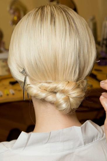 10款适合夏季婚礼的完美发型 10款适合夏季婚礼的完美发型