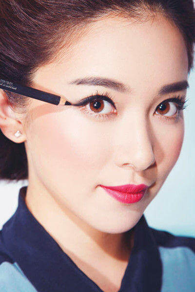 化出T台级眼线 妆出欧式深邃电眼 化出T台级眼线 妆出欧式深邃电眼