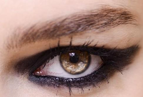 学会气质眼线 深造眼妆术 学会气质眼线 深造眼妆术