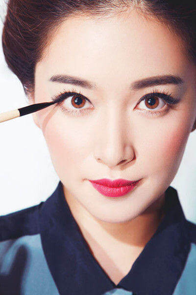 化出T台级眼线 妆出欧式深邃电眼 化出T台级眼线 妆出欧式深邃电眼