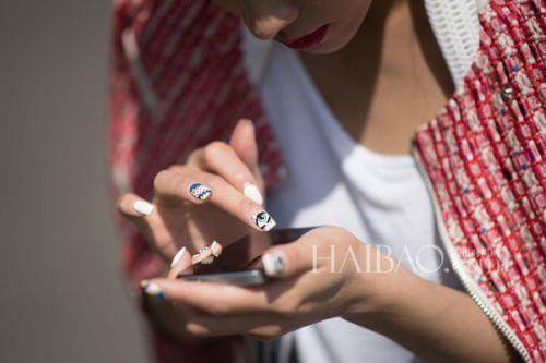 指甲也在用心交际 当美甲恋上包包 指甲也在用心交际 当美甲恋上包包