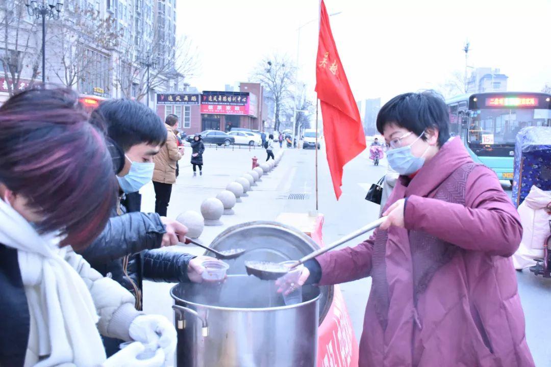 吴越学校祝您元旦快乐！