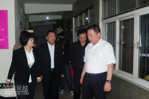 9月24日市委申市长来我校参观