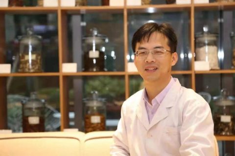 河南中医学院第一附属医院典迎彬博士到我校授课
