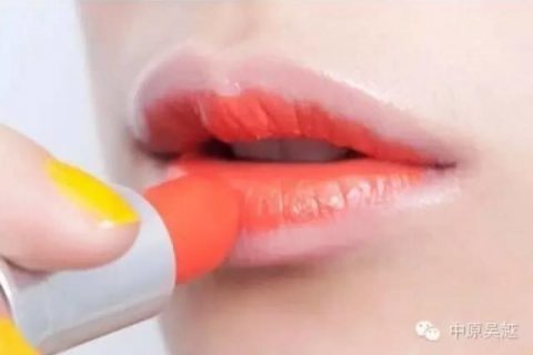 渐变唇的3种化妆技巧，分分钟上手~~