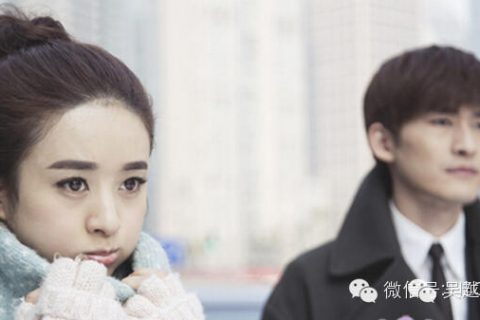 萌”眉大眼 赵丽颖“毛毛虫”眉引领萌系甜美