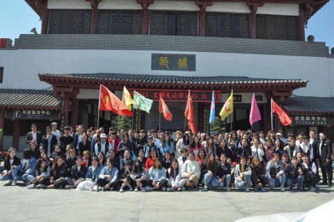 春暖花开艳阳日，吴越学员踏春行