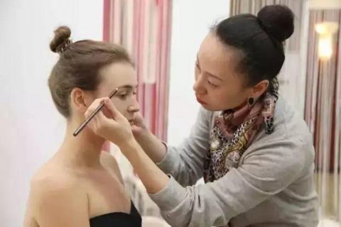 厉害了我的眼妆！眼妆这样画才叫女神范儿~