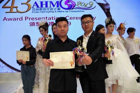 热烈祝贺吴越学校老学员，艺威造型李威荣获第四十三届亚洲发型化妆大赛女士造型总分第三名的好成绩！