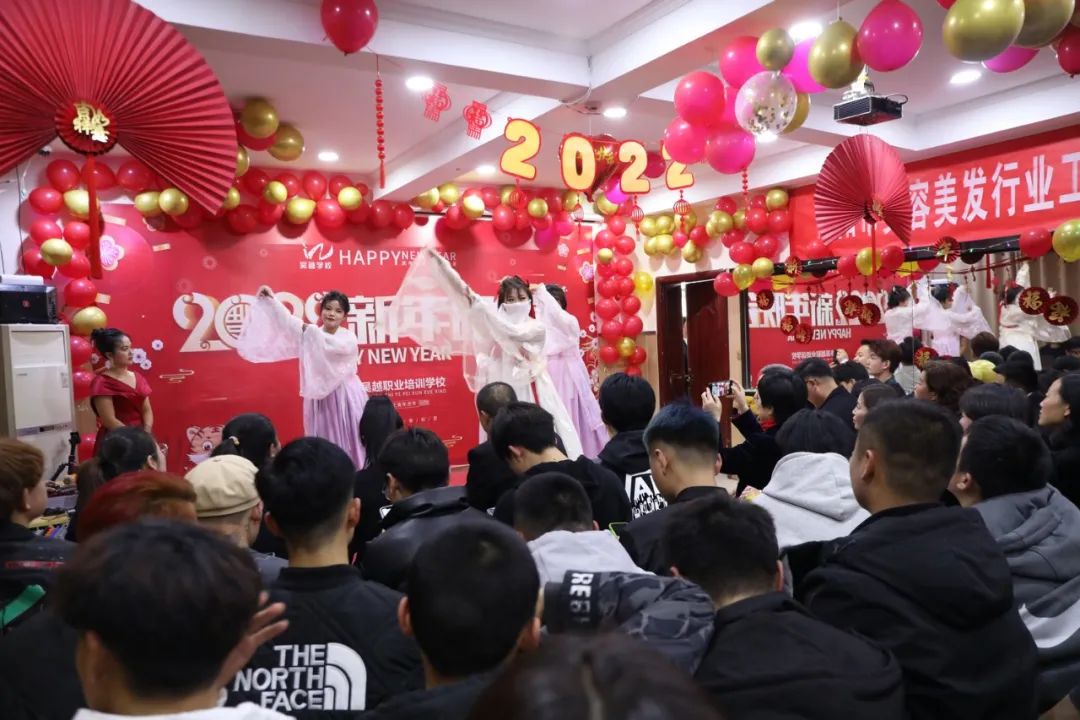 吴越学校2022年新年晚会圆满闭幕