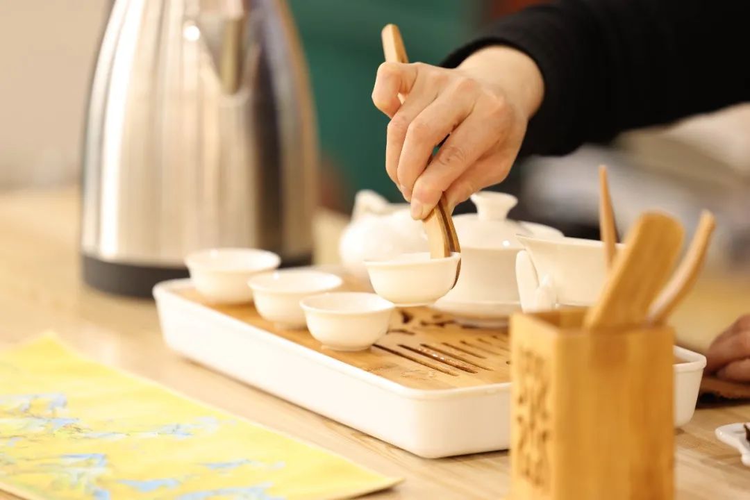 濮阳市人社局三八女神节茶艺师专场培训在吴越学校举行