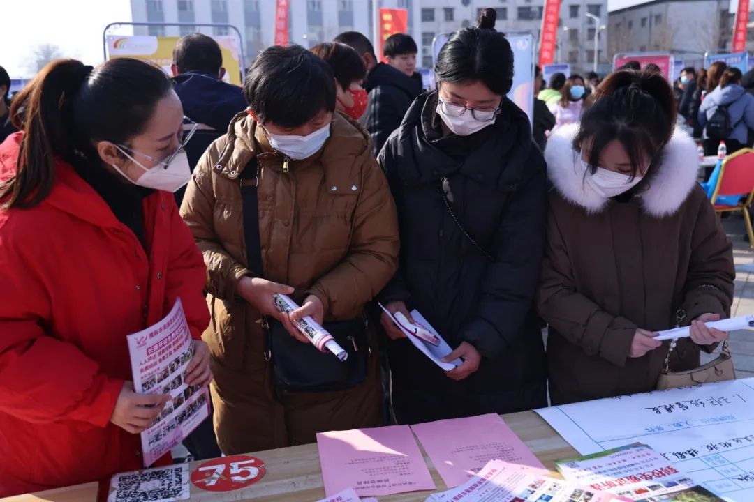 吴越学校助力濮阳市2023年春风行动暨就业援助月”首场新春招聘会活动