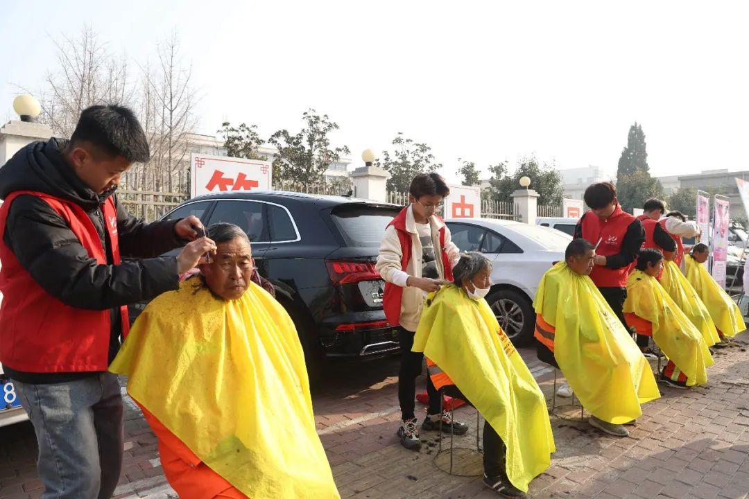 热烈祝贺濮阳市吴越职业培训学校荣获濮阳市华龙区“三八红旗集体”称号！