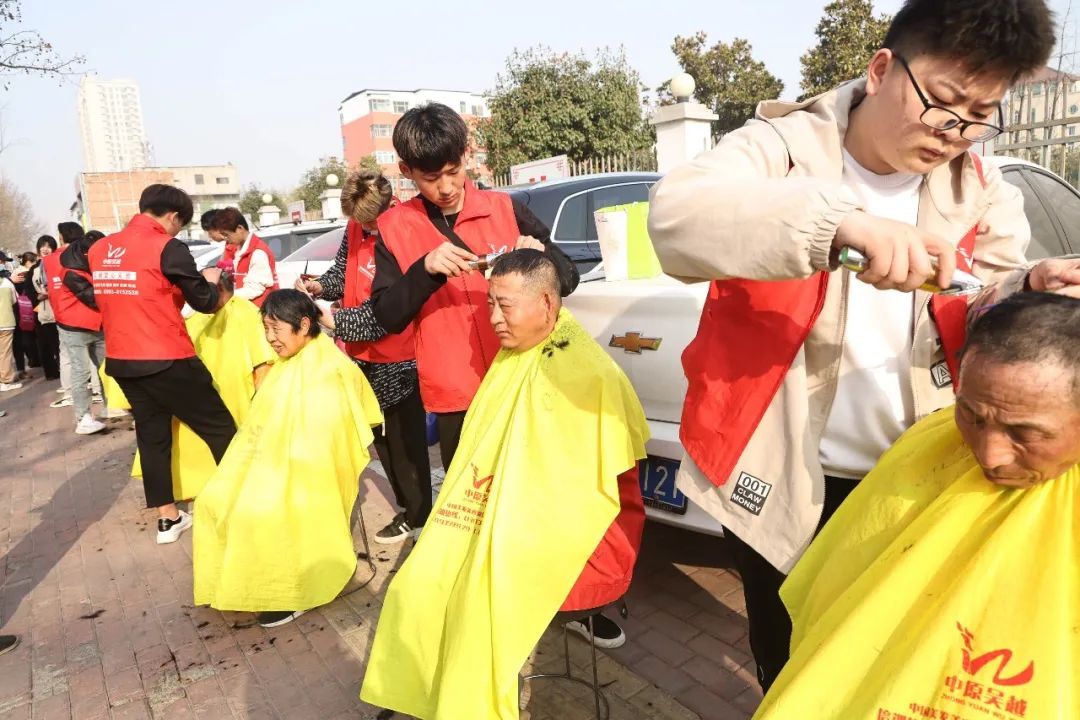 热烈祝贺濮阳市吴越职业培训学校荣获濮阳市华龙区“三八红旗集体”称号！