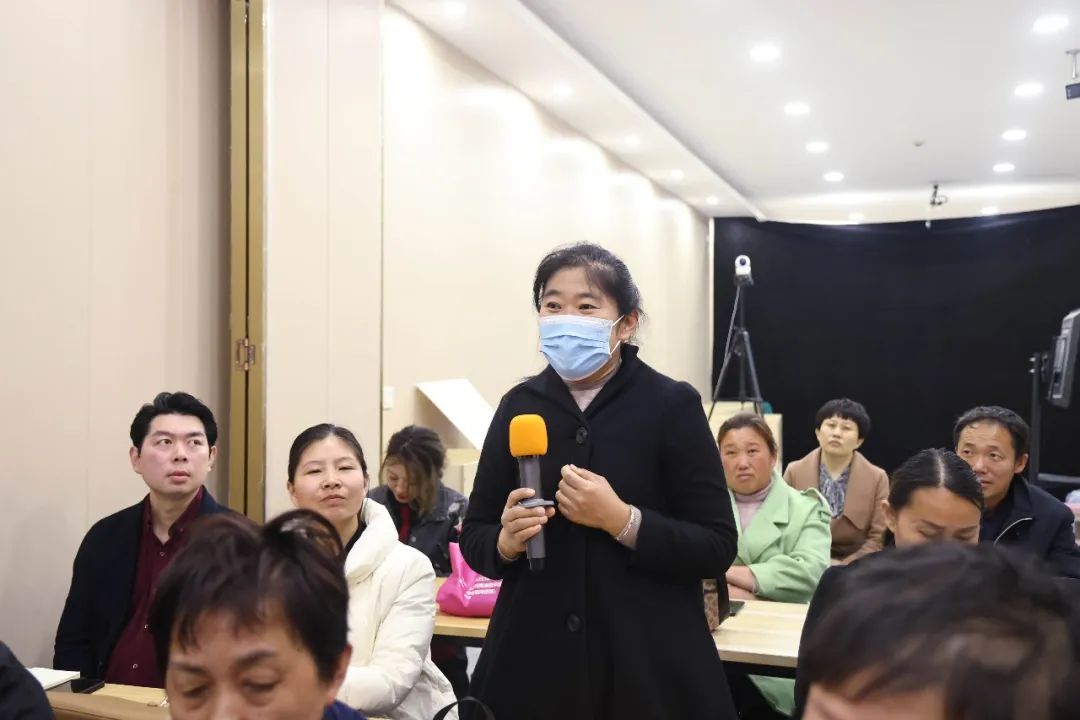 濮阳市华龙区残联2023年第一期电商直播培训班在市吴越职业培训学校圆满结业