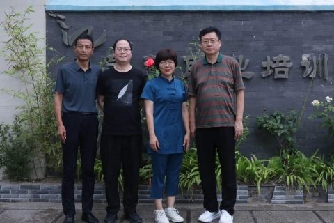 河南省残疾人联合会就业服务中心李刚副主任一行领导到吴越学校看望参加全国残疾人大赛美发、美甲项目集训选手