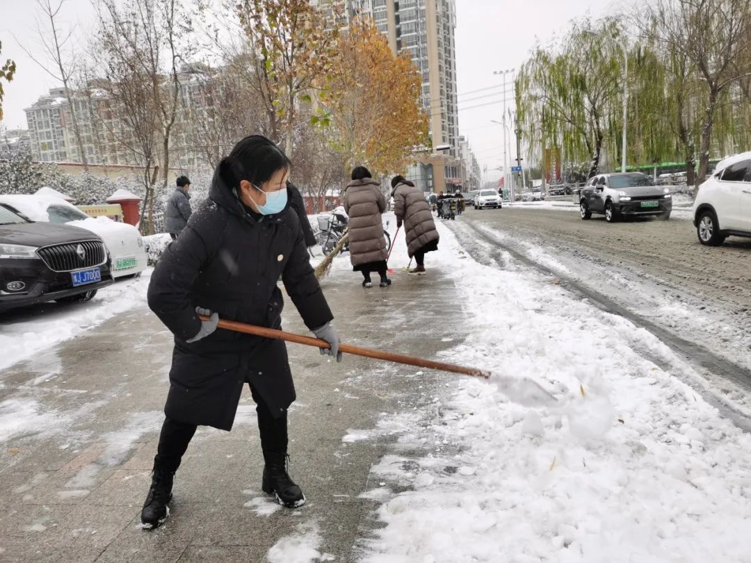 大雪至|吴越学校师生除雪进行时