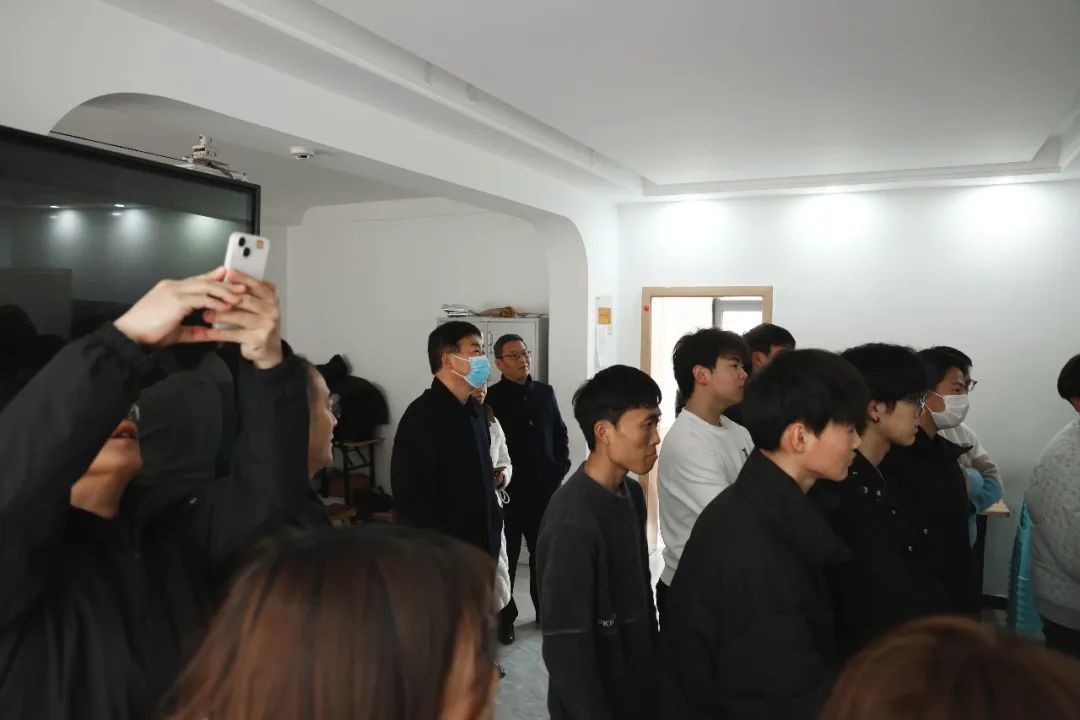 清丰县职业技术学校寇忠锋校长携领导班子来吴越学校调研