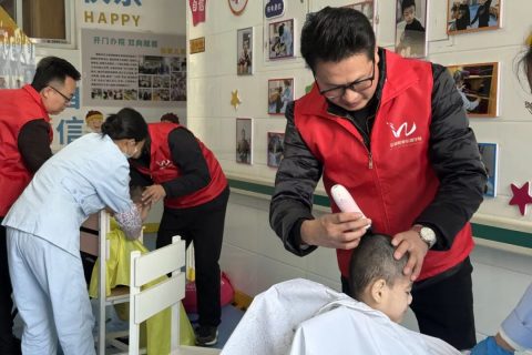 吴越义剪 与爱同行|吴越学校为市社会福利院爱心义剪
